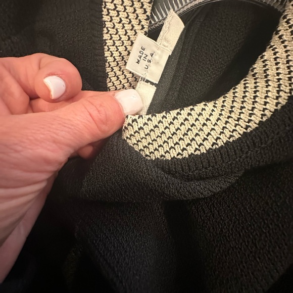 St. John Sleeveless Mock Neck, Black/Cream Top, Size Large - Picture 3 of 8